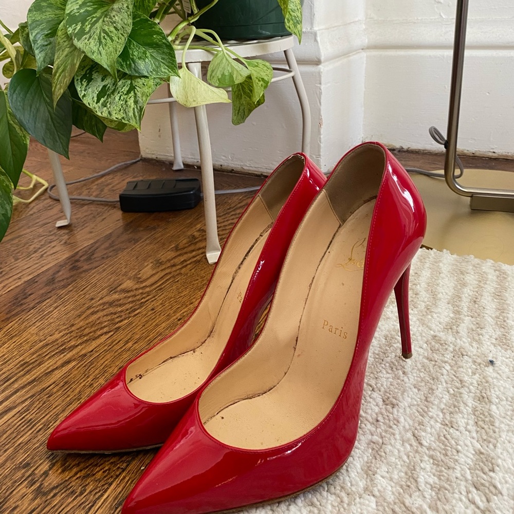 RED HEELS